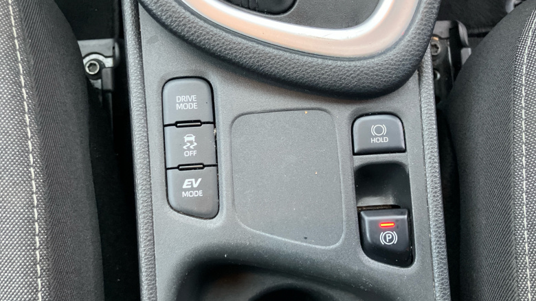 Toyota Yaris 1.5 Hybrid Design 5dr CVT Hybrid Hatchback